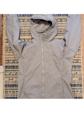 Arc'teryx atom light blue jacket